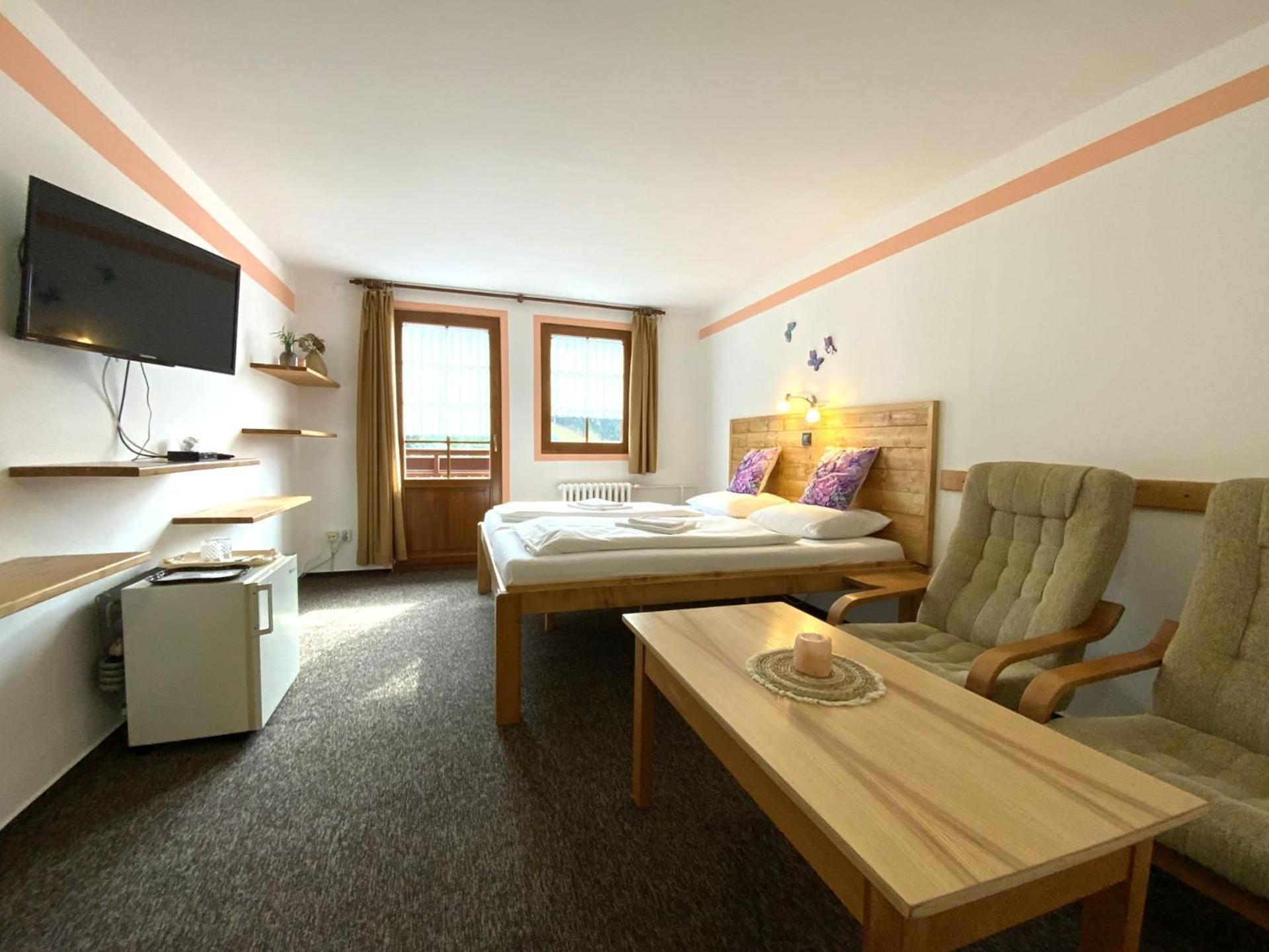 Desná Rodinny "Hotel U Mustku" מראה חיצוני תמונה