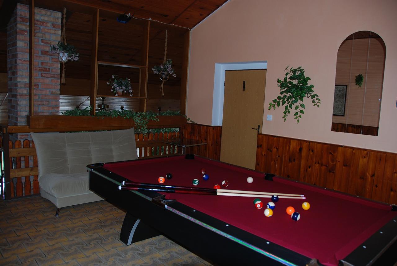 Desná Rodinny "Hotel U Mustku" מראה חיצוני תמונה
