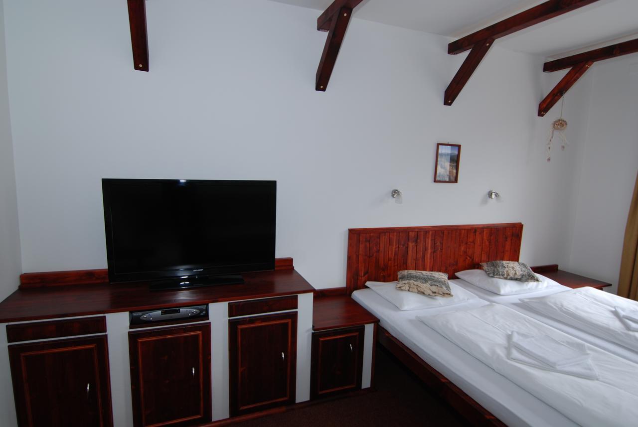 Desná Rodinny "Hotel U Mustku" מראה חיצוני תמונה