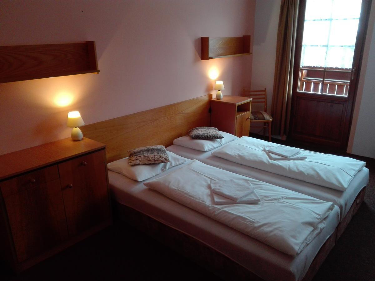 Desná Rodinny "Hotel U Mustku" מראה חיצוני תמונה